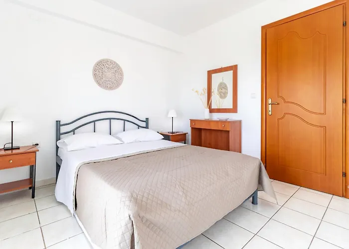 Properstay 107 - Sea View Apartman Políhrono