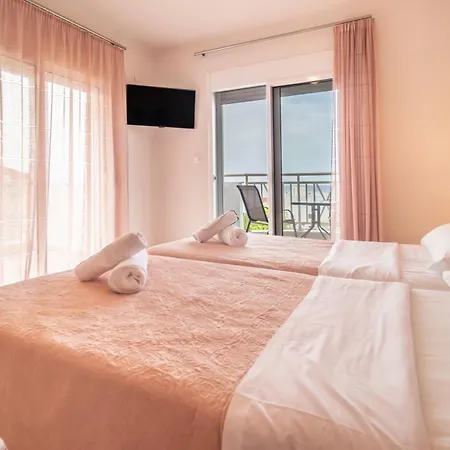 Properstay 107 - Sea View *