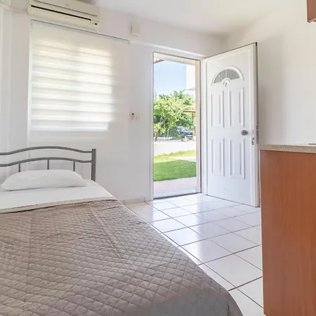 Properstay 107 - Sea View Apartmán